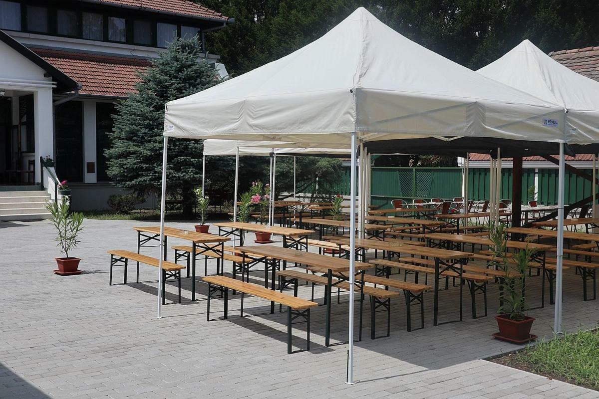 Szlovak Panzio Hotel Bekescsaba Exterior photo